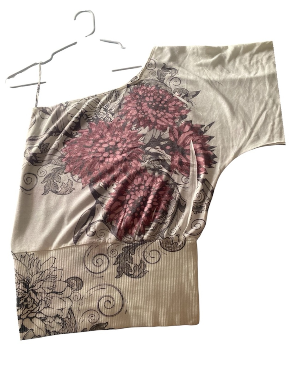 Wet Seal One-Shoulder Floral Top in Beige with Dusty flower Print